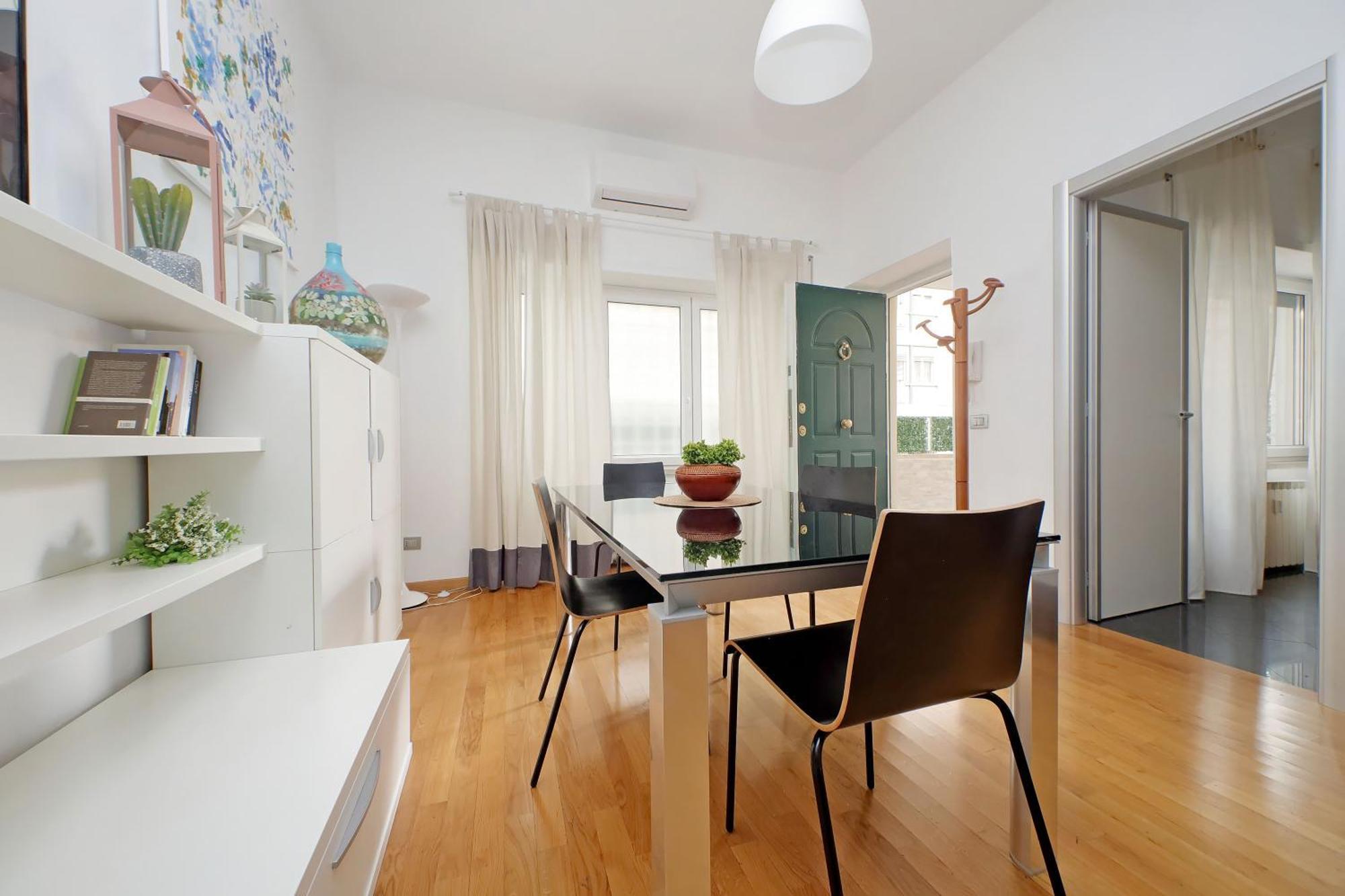 Ych-nice Flat With Patio Near Vatican * Roma