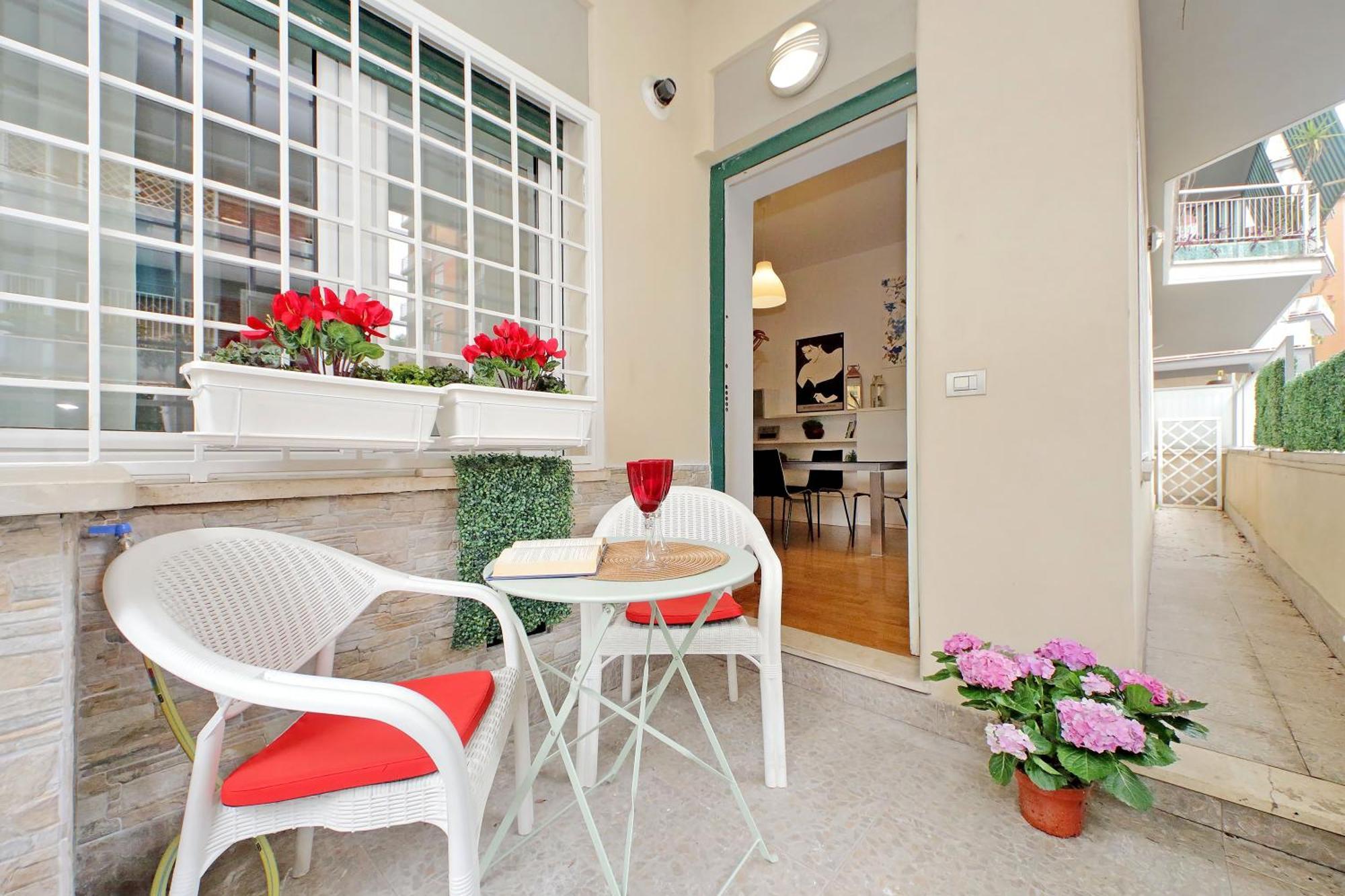Ych-nice Flat With Patio Near Vatican Appartamento *